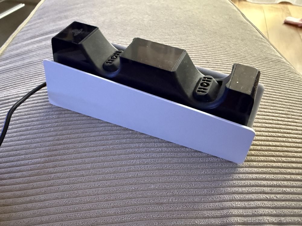 PlayStation 5 Digital Edition + Dock incarcare + garantie