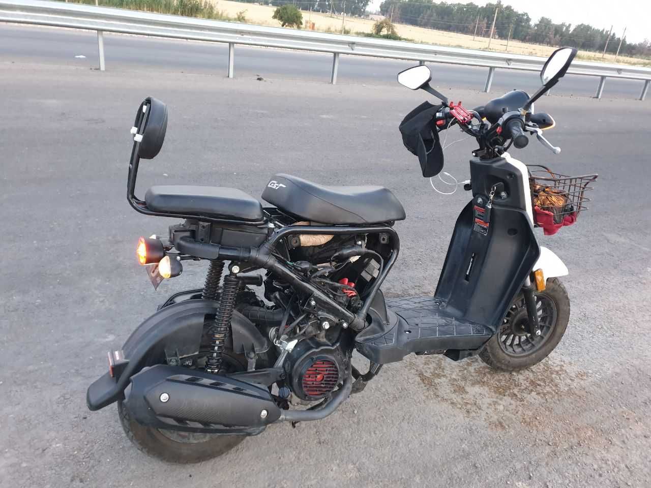 skuter sotiladi 150cc GTS mator