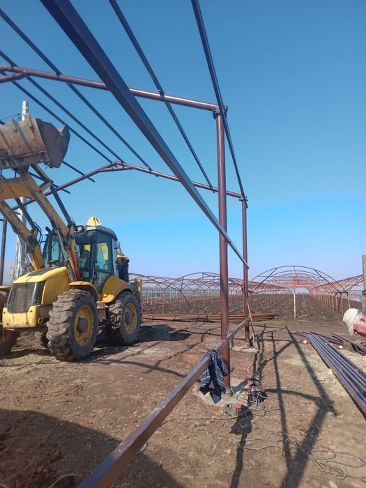 Vând hală metalică 8 m lățime cu 12 m lungime