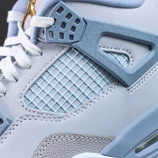 Обувки Air Jordan 4 Retro UNC Tar Heels PE