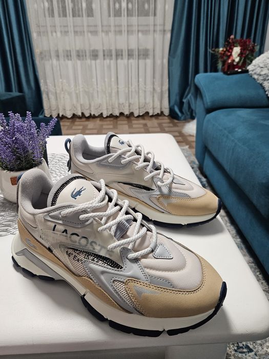 Vând adidasi Lacoste