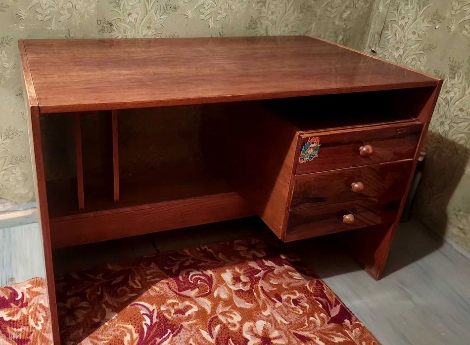 Письменный  стол