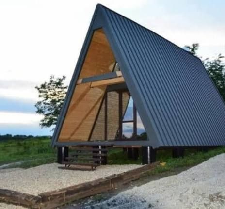 Cabane stil-afrem si case la gata