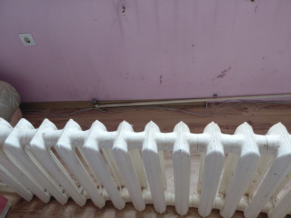 Продава чугунен радиатор