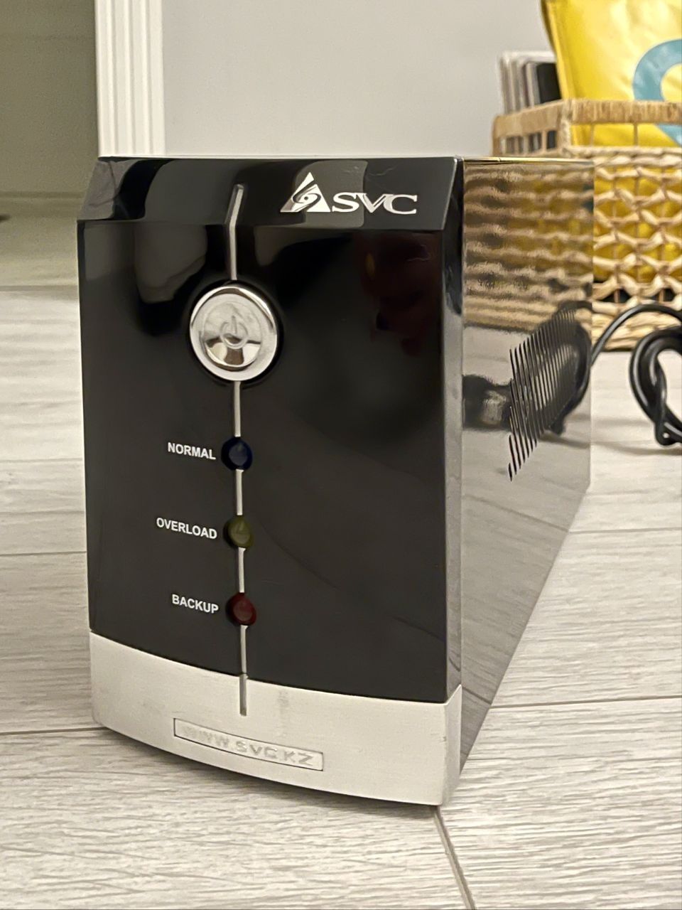 ИБП SVC V-1500-F (UPS)
