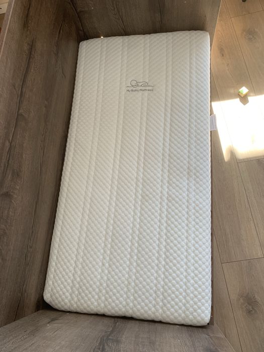 Детско легло с люлеещ механизъм