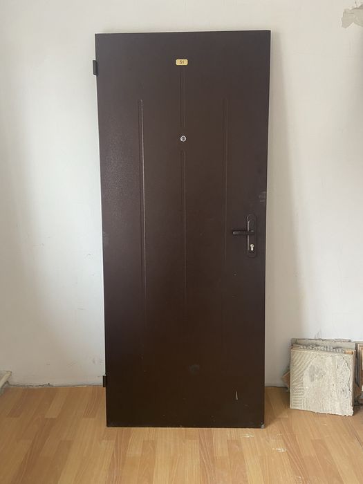 Входная железная дверь 82см с рамой 87,5