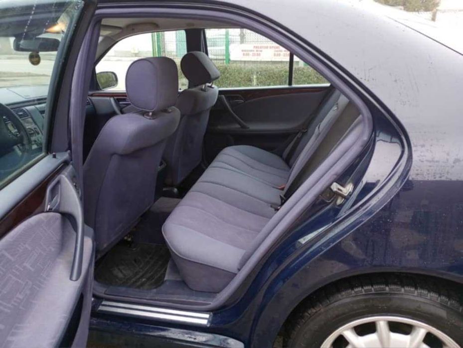 Mercedes E class   w210