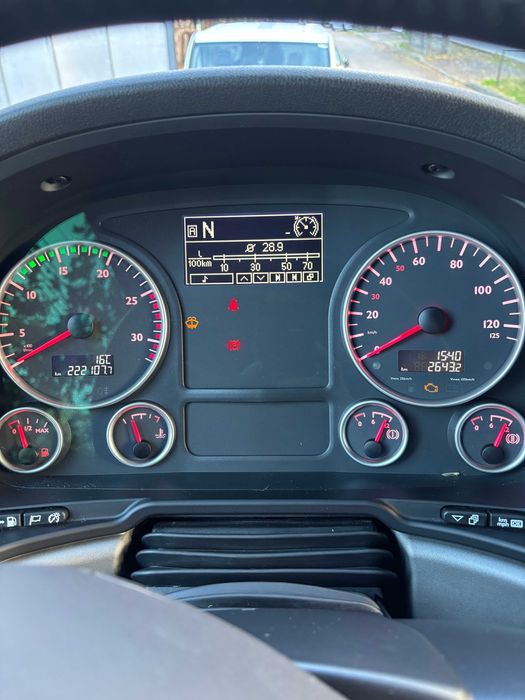 MAN 18680 V8    222000 km