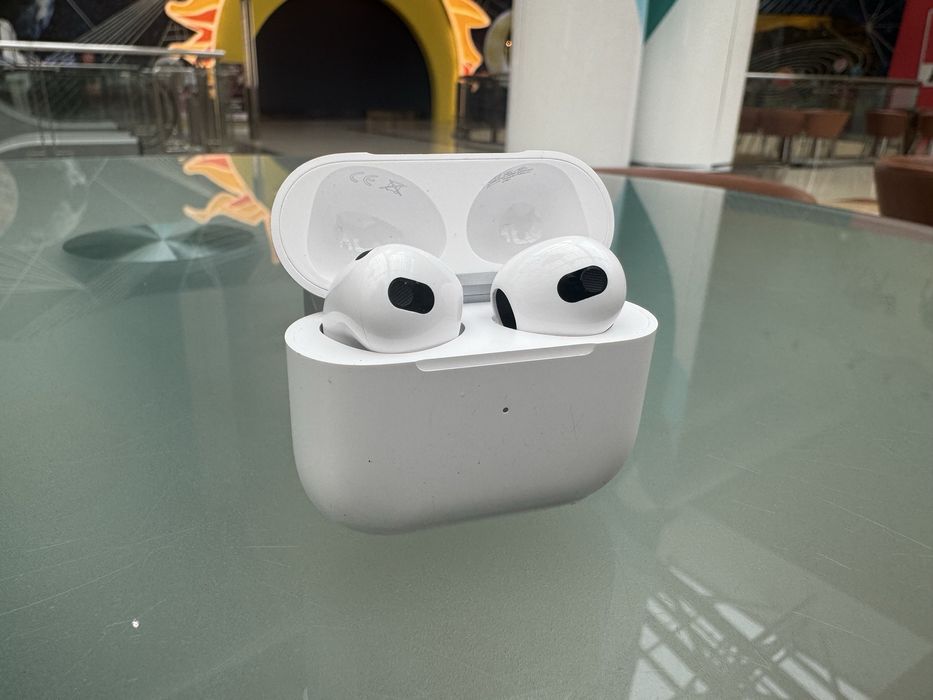 Продаю airpods 3