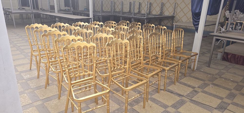 Tuyxona va kafe uchun stollar