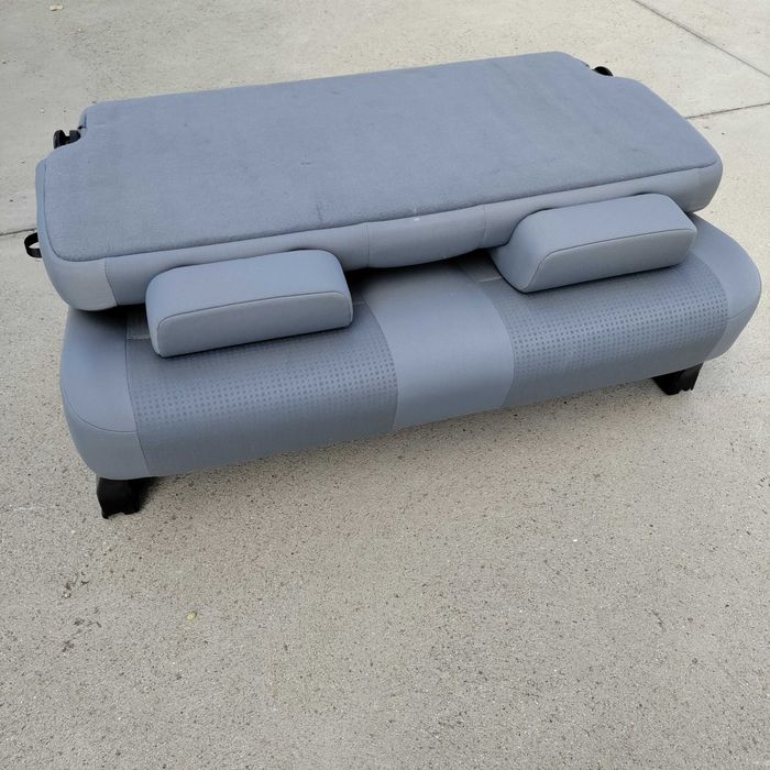 Трета седалка за Caddy