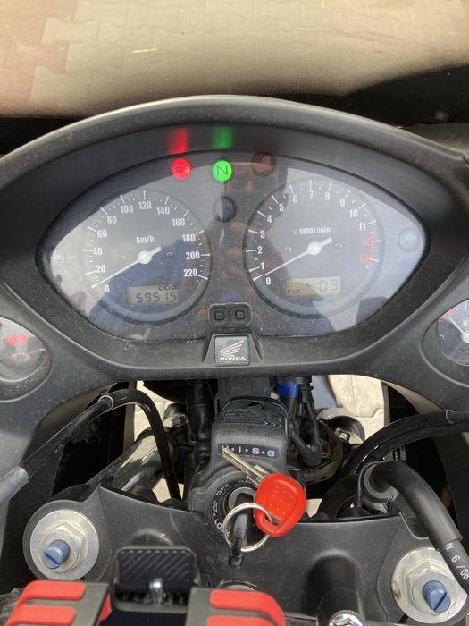Vand motocicleta Honda CBF600 in perfecta stare de functionare.