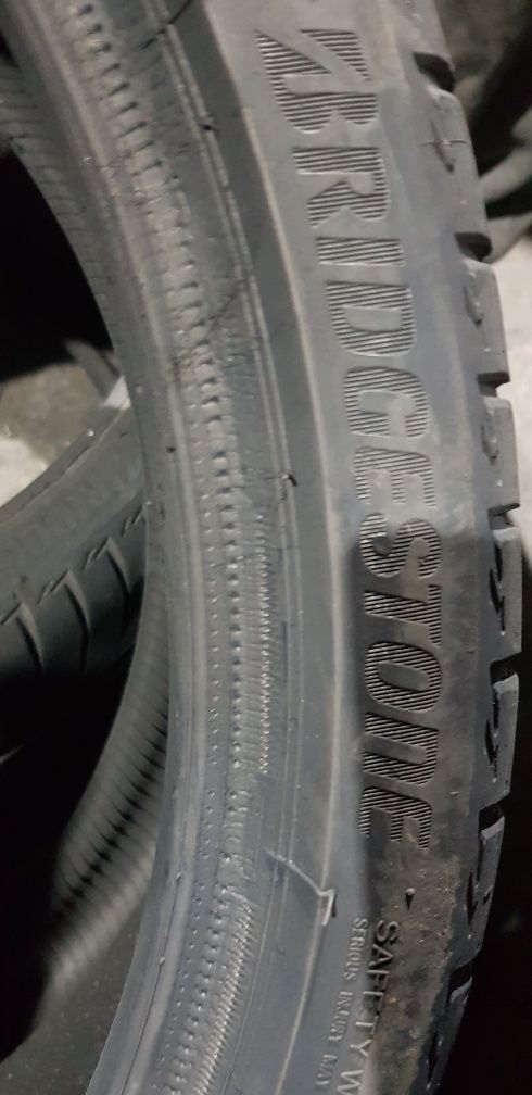 Anvelope 2x255 35 21 brigestone dot 19..20 mm 4.8