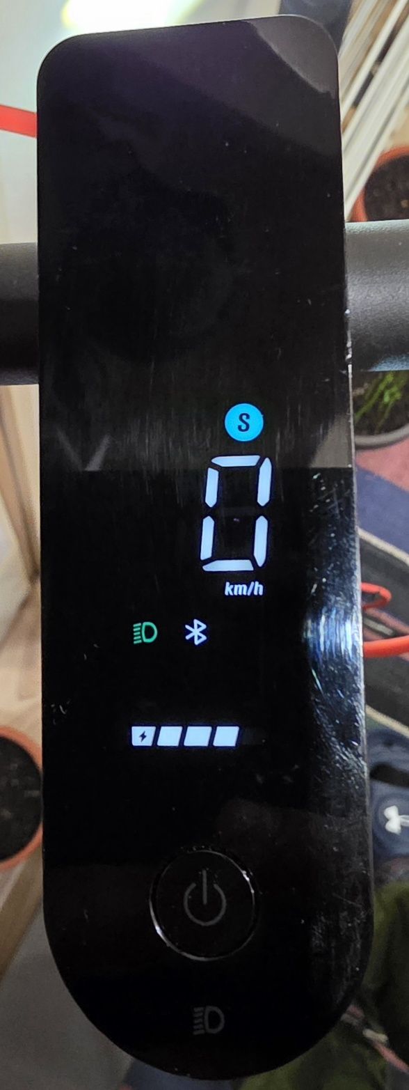 Продавам тротинетка Xiaomi 4 Pro (2nd Gen) на 830 км
