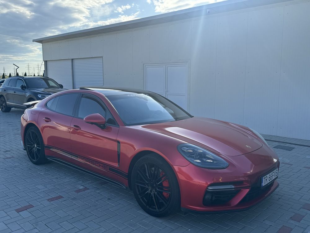 Porsche panamera turbo 4.0 V8 750cp