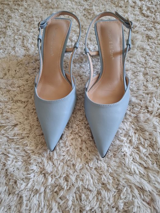 Vând pantofi noi 36