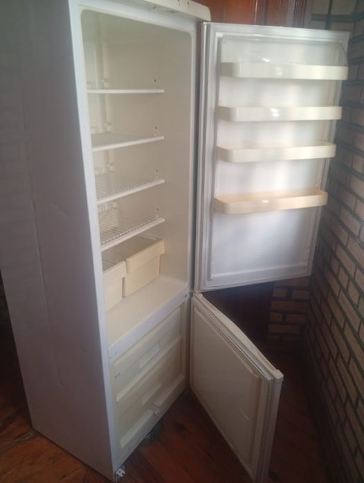 Холодильник срочно продается