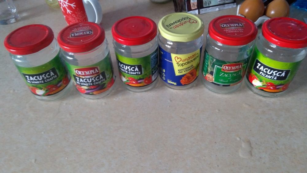 Vand borcane cu capac.