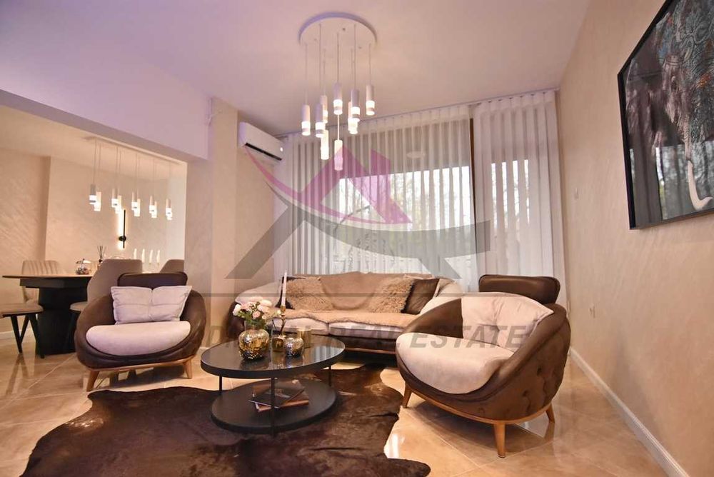 Ексклузивен -тристаен -Ален Мак