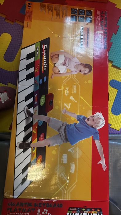 Covor pian gigant "Gigantic Keyboard Playmat"