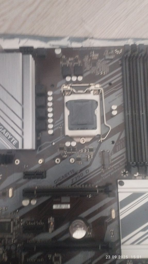 Материнская плата Z390