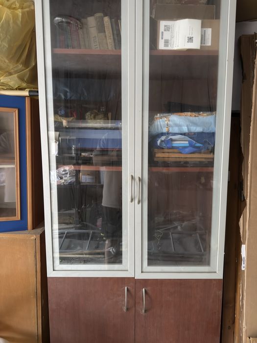 Продам книжный шкаф