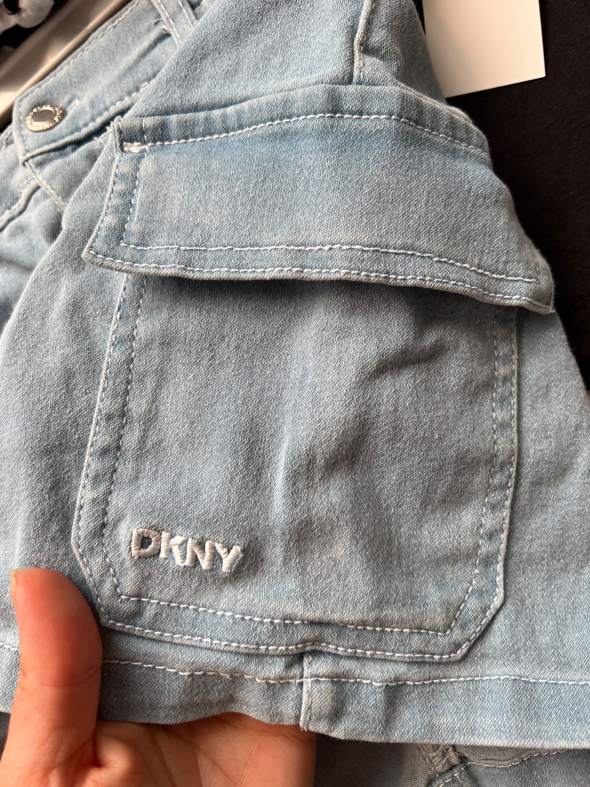 нов комплект DKNY за момиче  6 години ( oт 3 части ) – оригинален