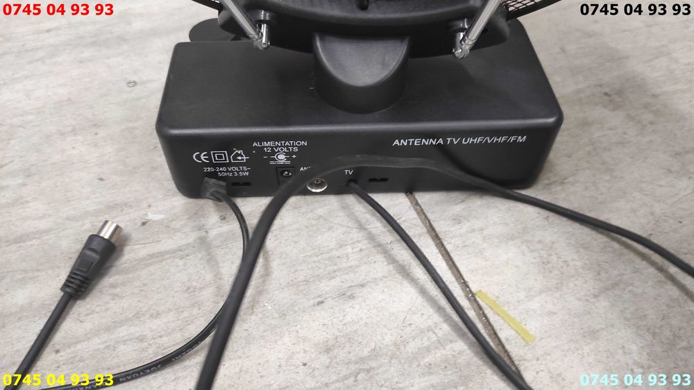 antena de camera interior cu alimentare si 2 antene extra UHF VHF FM