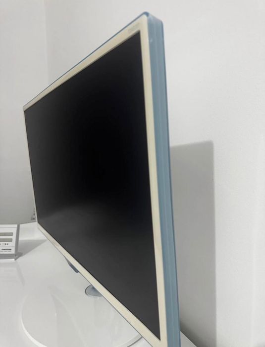 Vând televizor în stare perfectă .