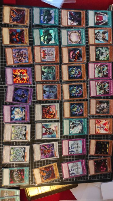Cărți yu Gi Oh de vânzare
