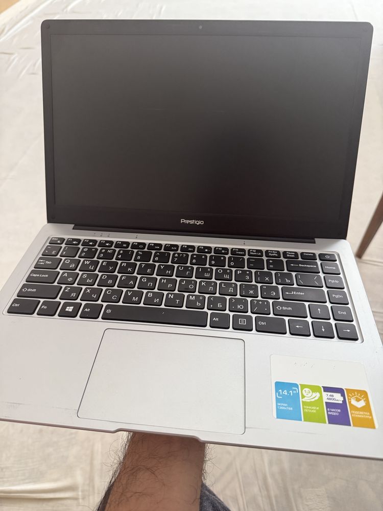 Prestige Smartbook 141 C6