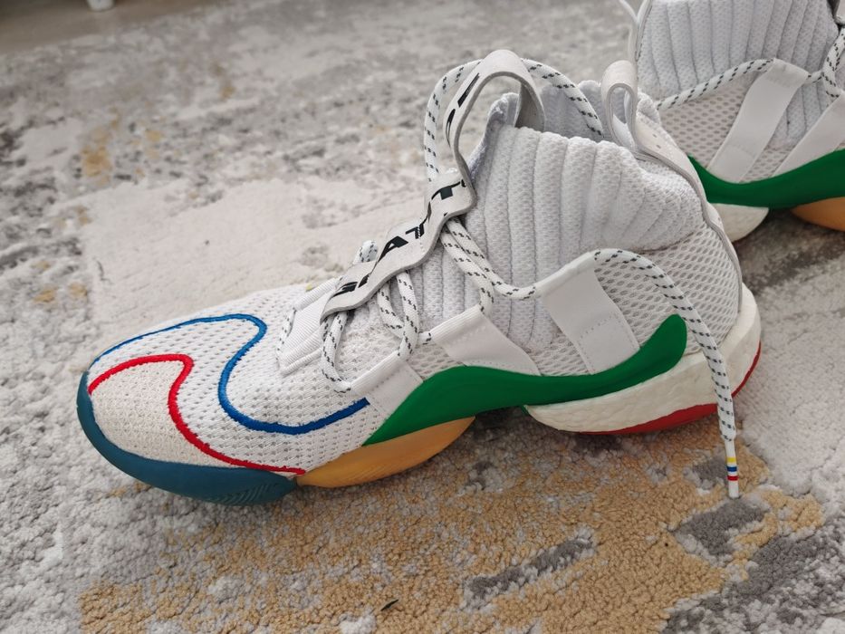 Adidas Crazy BYW LVL x PW 
Pharrell Williams 

Size EU 43 1/3 - US 9.5