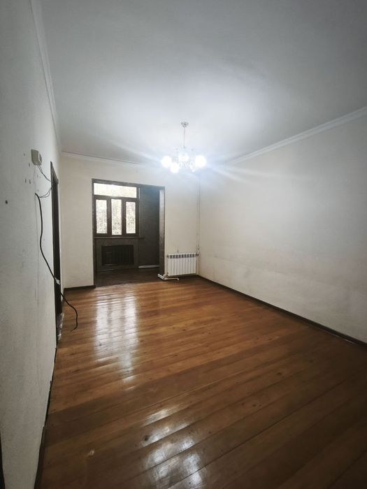 Срочно! 2- комн кВ. 2-й этаж. 52-м². Не Торец. Куйлюк Массив-3.