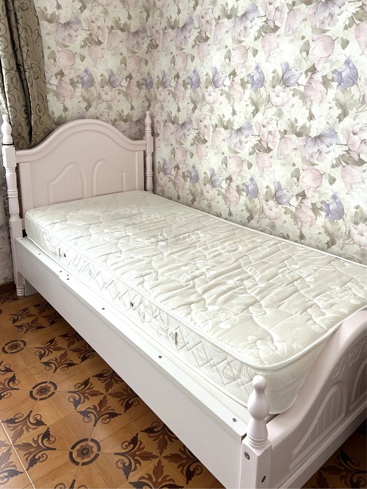 кровать и матрас