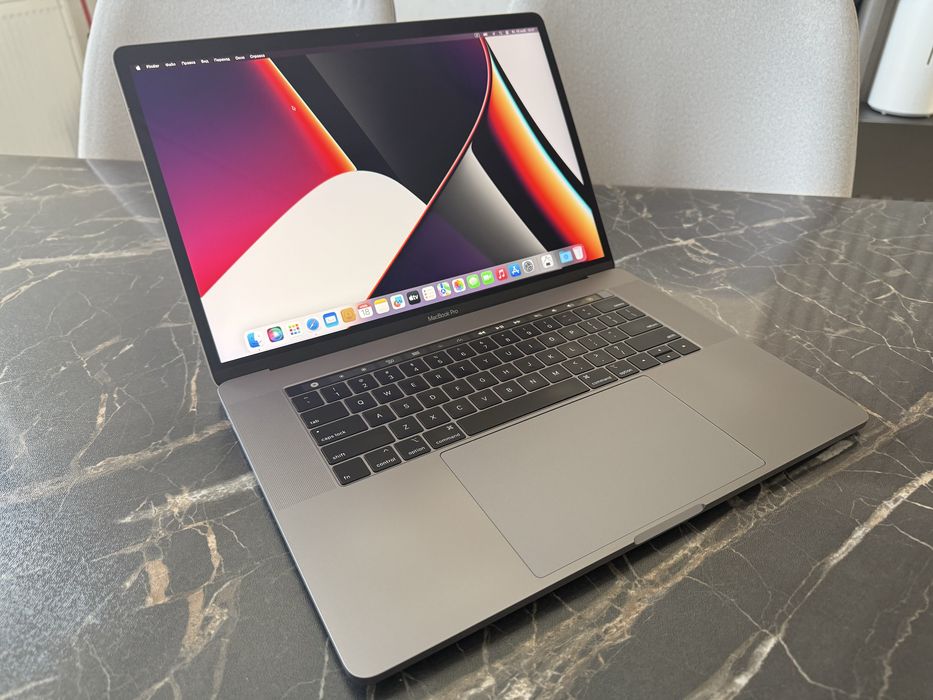MacBook Pro 2019год. Core i7-9750H/16/512GB. RETINA 15