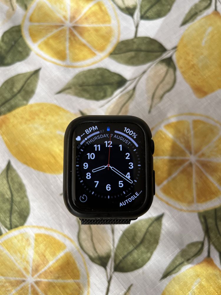 Часовник Apple Watch se 3