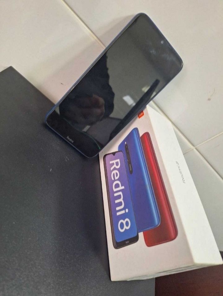 Redmi 8 64 4 gb dakument karobkasi bor yaxshi xolatda