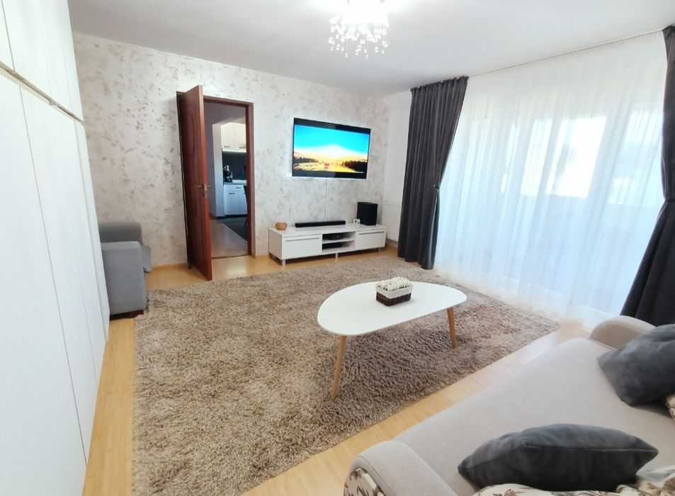 PF Vând apartament 2 camere curte privată