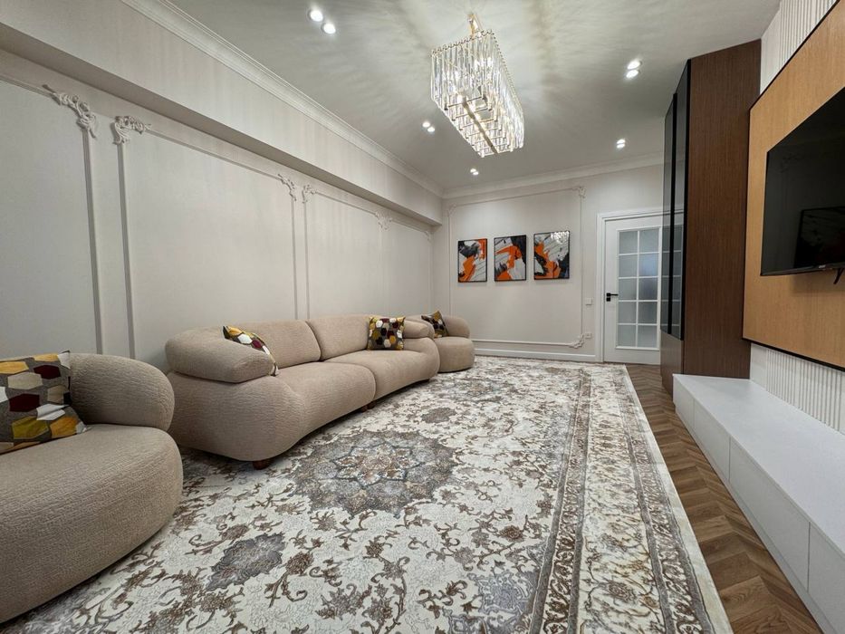 Ул, Тараса Шевченко! Добротная 4х комнатная квартира в самом центре!