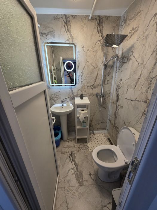 Garsonieră complet renovată, mobilată şi utilată - Mircea cel Bătrân,
