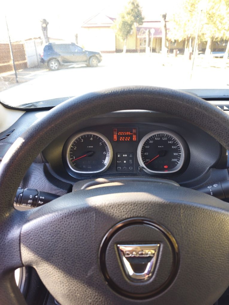 Dacia Duster 2011, 4x2