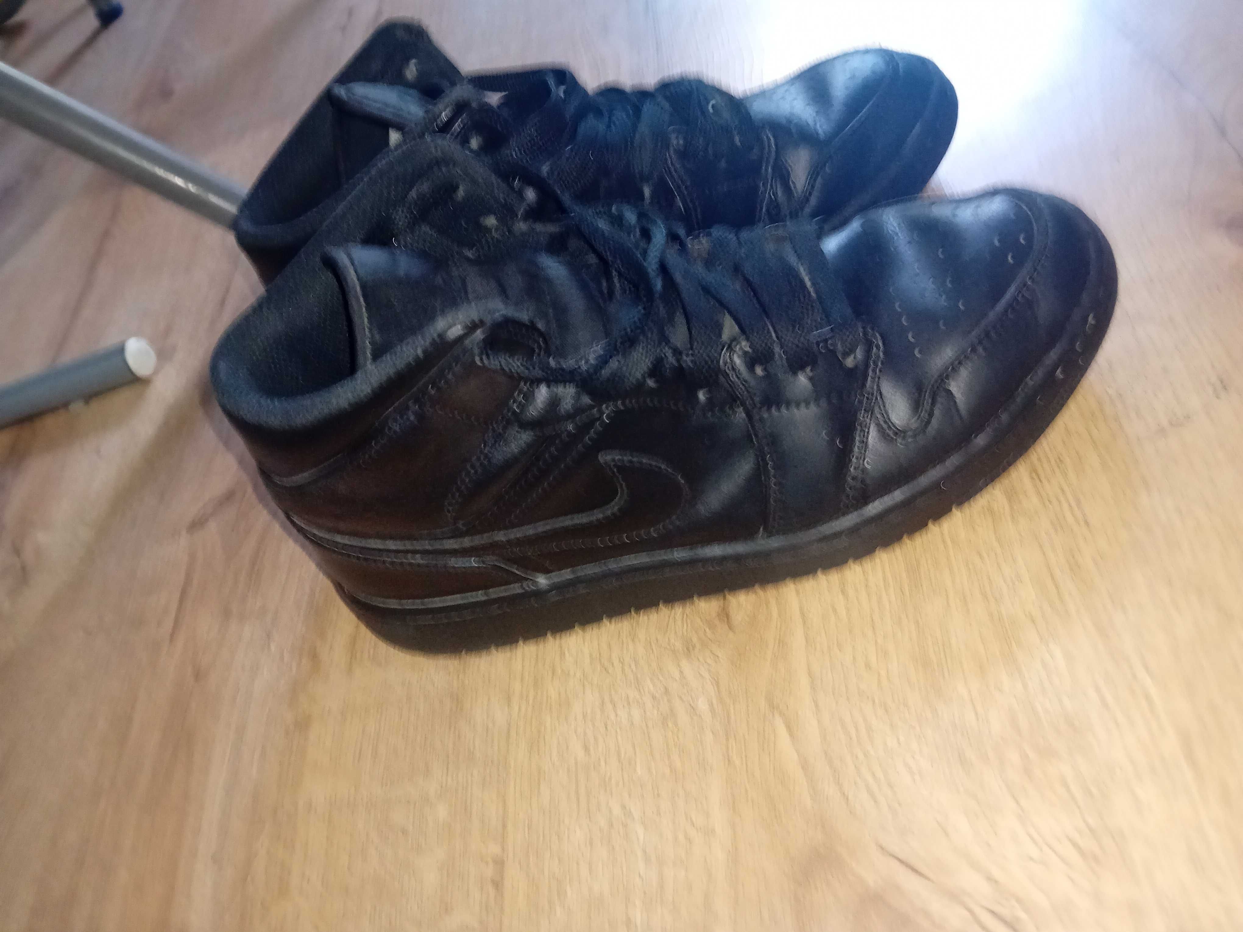 Vand Jordan 1 black
