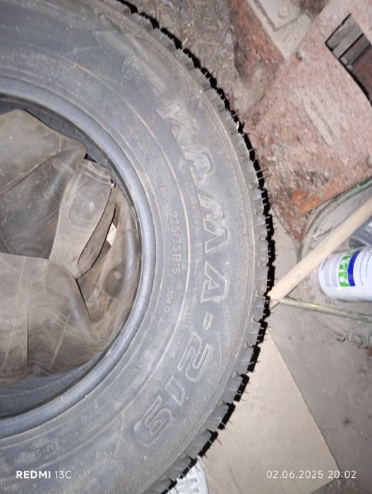 Продам новые баллоны на УАЗик