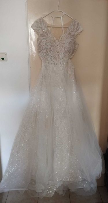 Vând rochie de mireasă