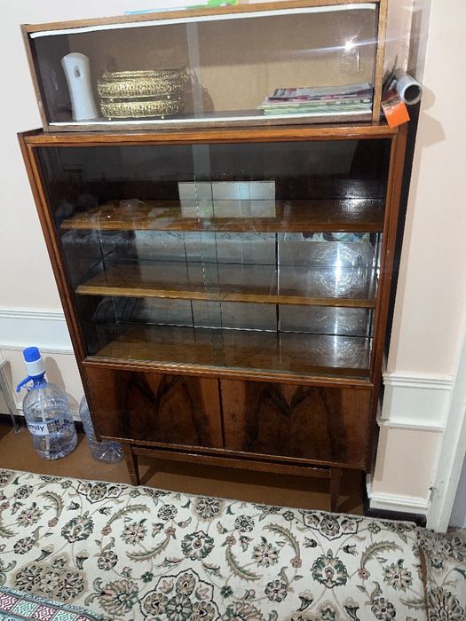 Продаётся шкаф и книжная полка