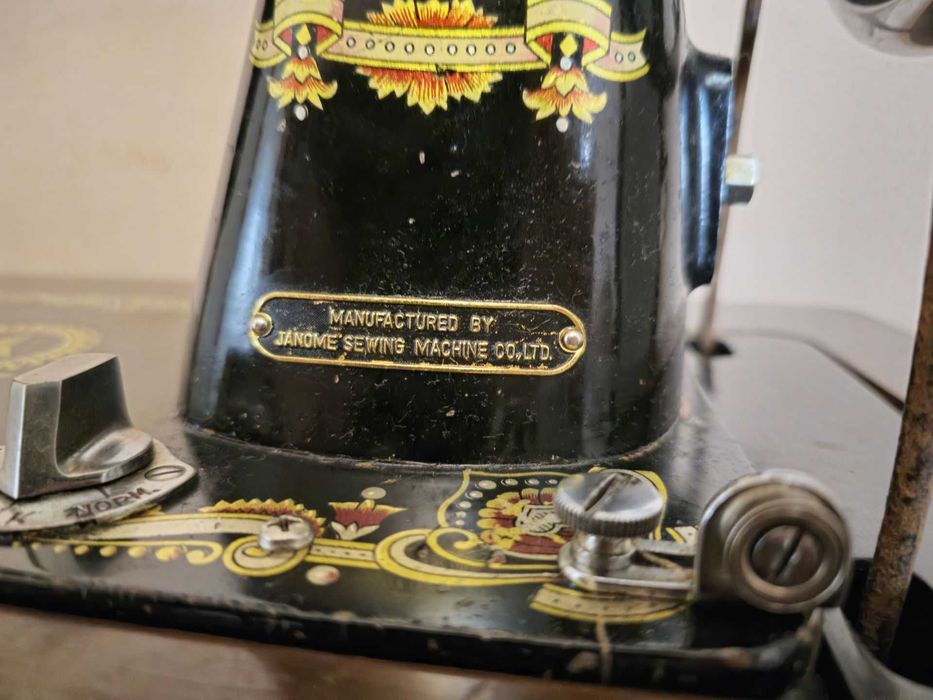 Colecție Mașini de Cusut Vechi – Singer, Mercedes, Ileana, Nicoleta