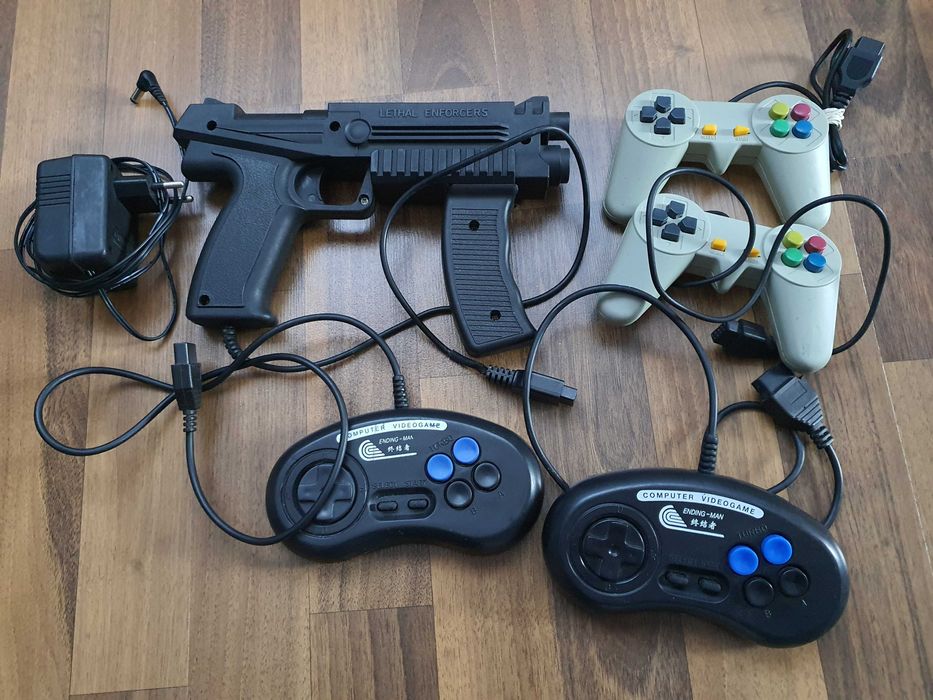 SET: dischete/casete + accesorii (pt ending man/joc pe televizor/tv)