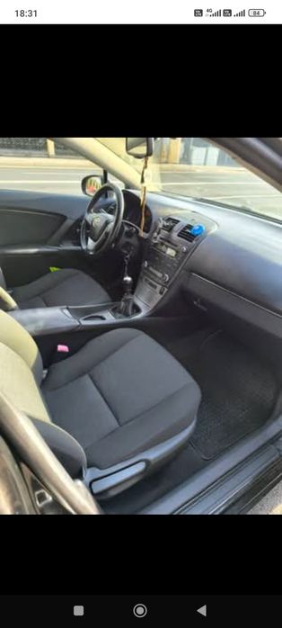 Toyota avensit T27