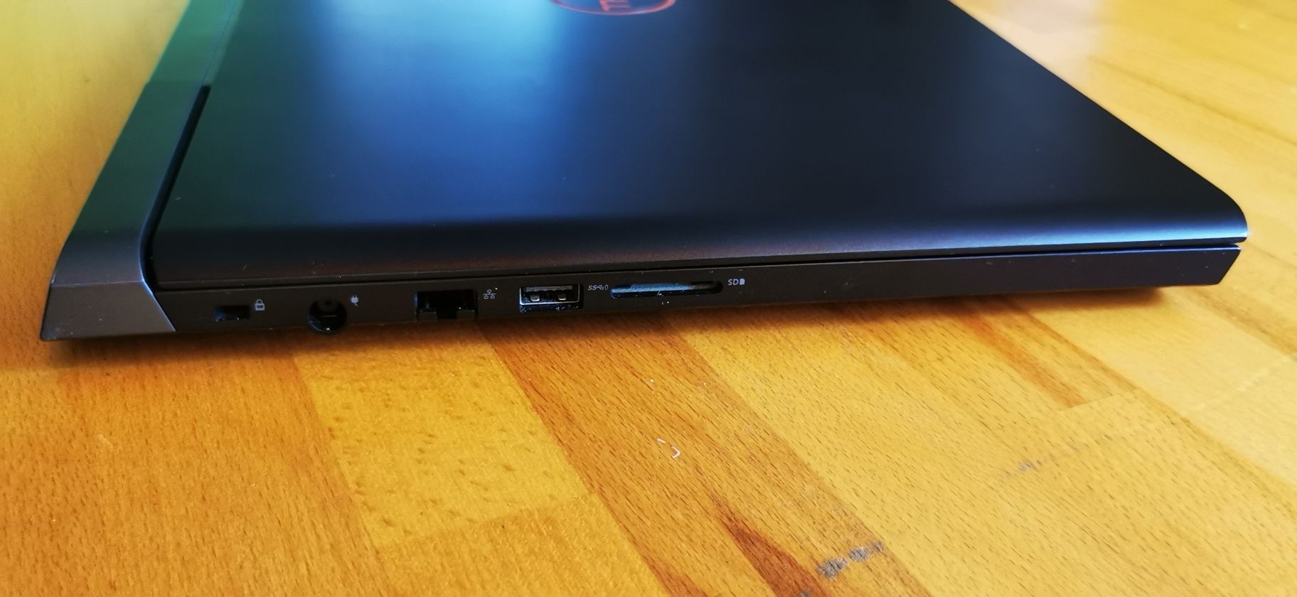 Laptop Dell inspiron 15 7000 (16gb ram, gtx 1060)